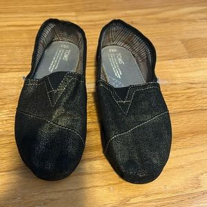 Toms vegan slip ons